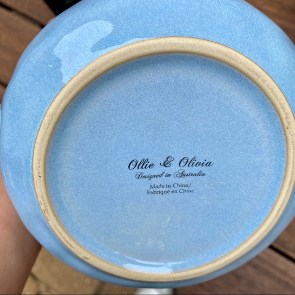 Ollie & Olivia Blue/White Hammered Tea Kettle Pot - Picture 10 of 14